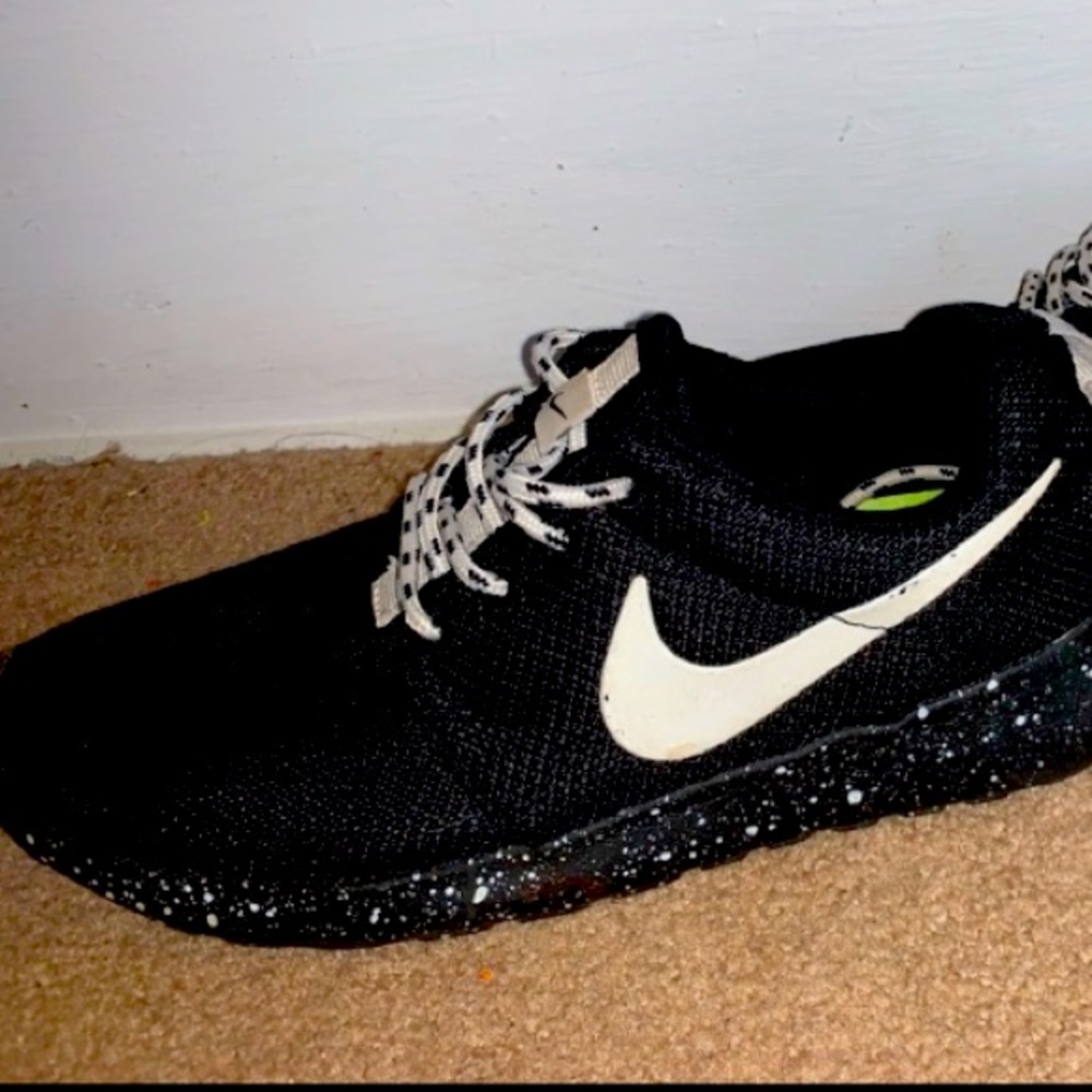 Galaxy Nike tennis shoes